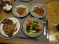 和風ステーキと温野菜、2種類のフライドポテトです。
